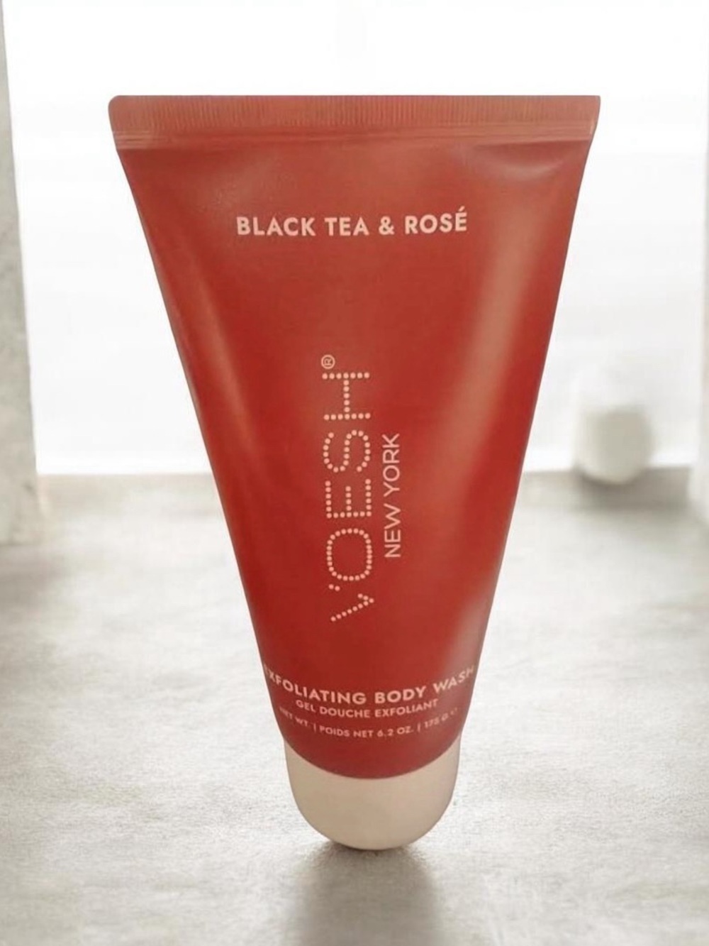 Voesh New York Black Tea & Rose Exfoliating Body Wash